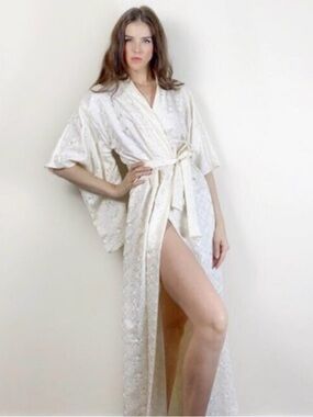Vintage Eyelet Lace Kimono Robe with Tie Belt